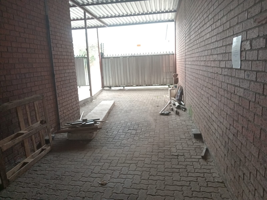 To Let Commercial Property for Rent in Hamilton Free State